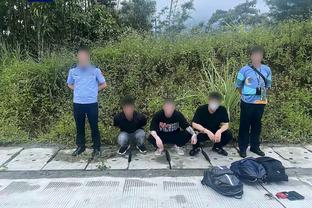 德甲-各赛事3连败！拜仁2-3遭波鸿逆转落后药厂8分 于帕送点+染红